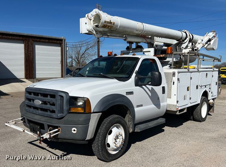 image for item KV9909 2007 Ford F550 Super Duty XL bucket truck