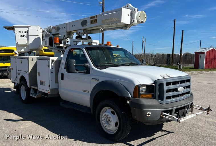 image for item KV9909 2007 Ford F550 Super Duty XL bucket truck
