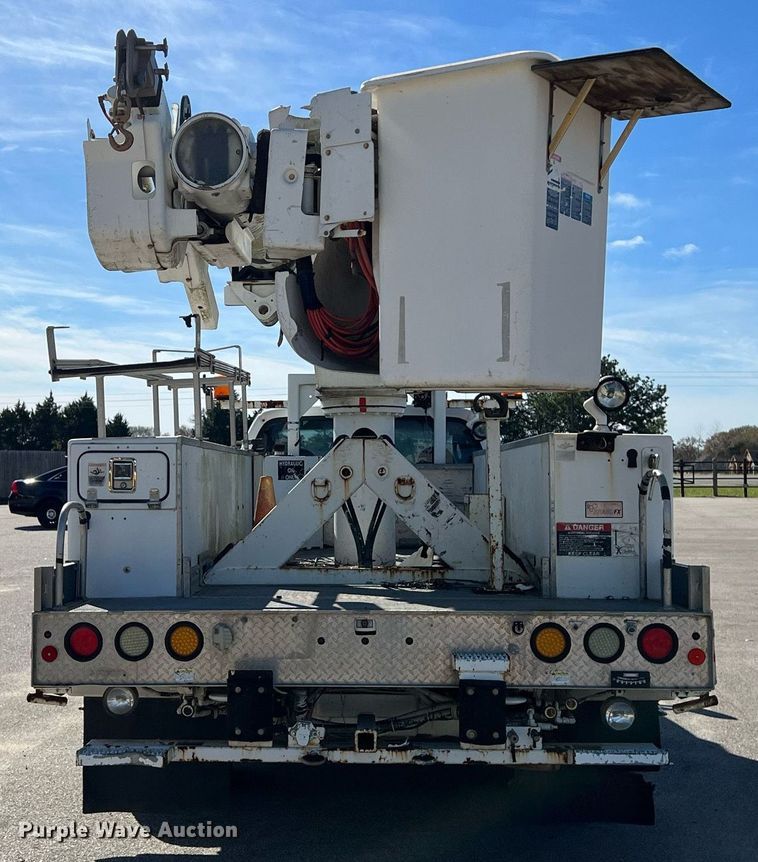 image for item KV9909 2007 Ford F550 Super Duty XL bucket truck