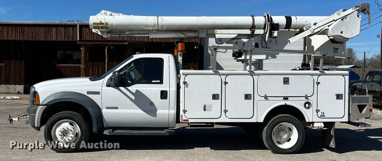 image for item KV9909 2007 Ford F550 Super Duty XL bucket truck