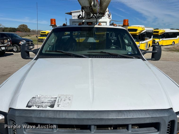 image for item KV9909 2007 Ford F550 Super Duty XL bucket truck