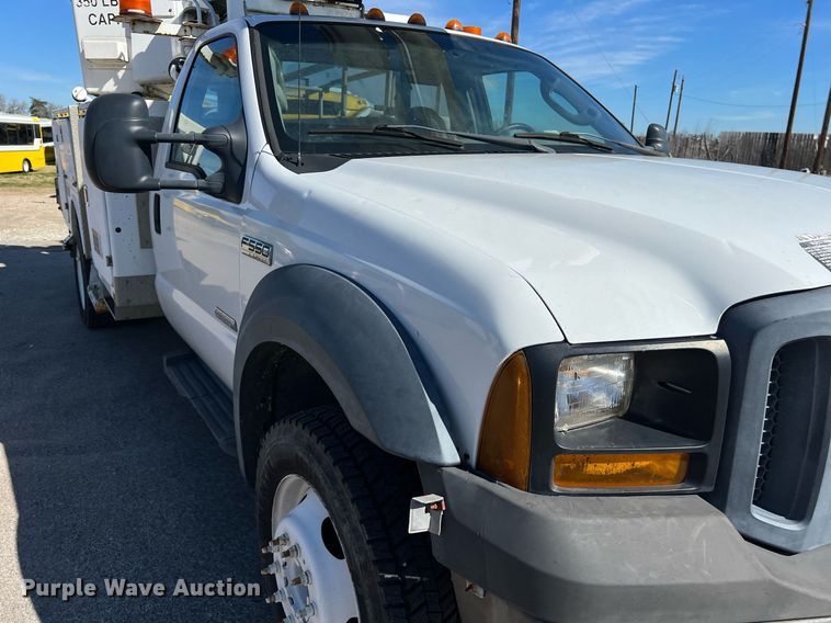 image for item KV9909 2007 Ford F550 Super Duty XL bucket truck