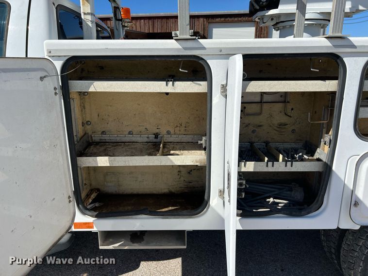 image for item KV9909 2007 Ford F550 Super Duty XL bucket truck