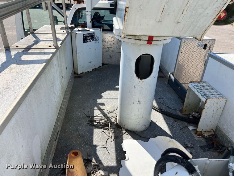 image for item KV9909 2007 Ford F550 Super Duty XL bucket truck