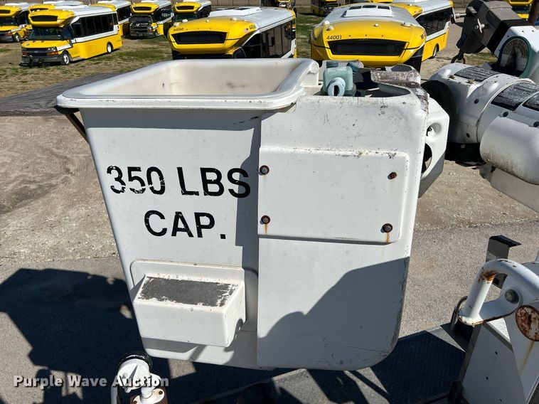 image for item KV9909 2007 Ford F550 Super Duty XL bucket truck