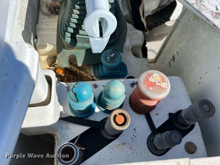 image for item KV9909 2007 Ford F550 Super Duty XL bucket truck