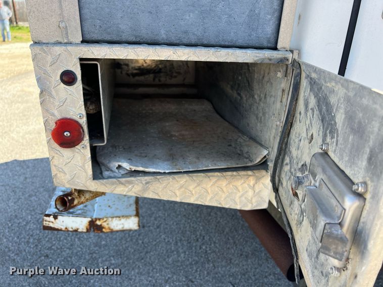 image for item KV9909 2007 Ford F550 Super Duty XL bucket truck