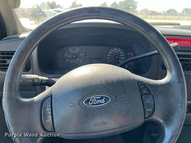 image for item KV9909 2007 Ford F550 Super Duty XL bucket truck