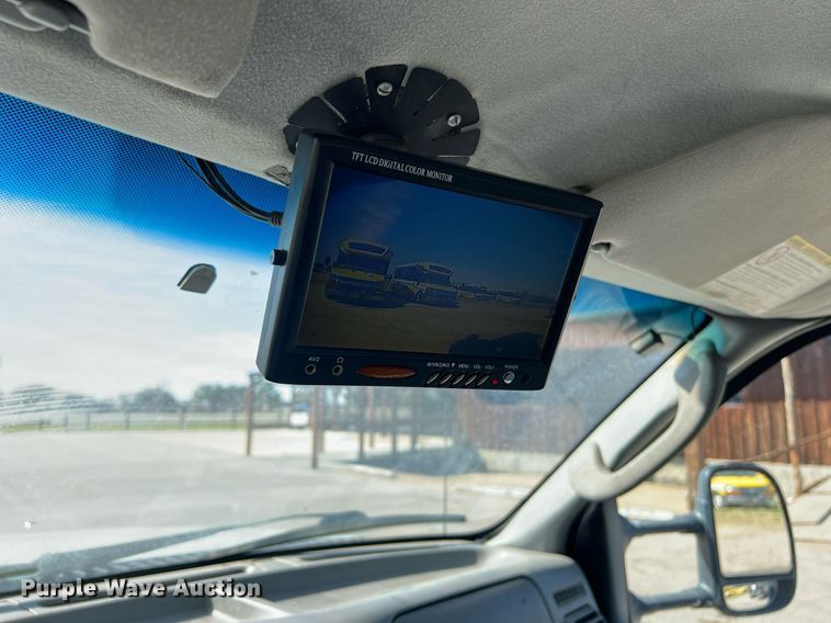 image for item KV9909 2007 Ford F550 Super Duty XL bucket truck