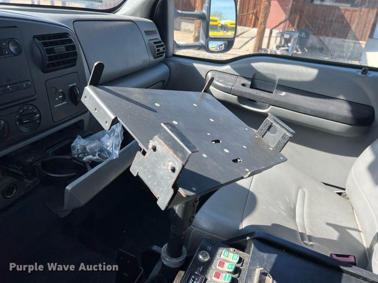 image for item KV9909 2007 Ford F550 Super Duty XL bucket truck