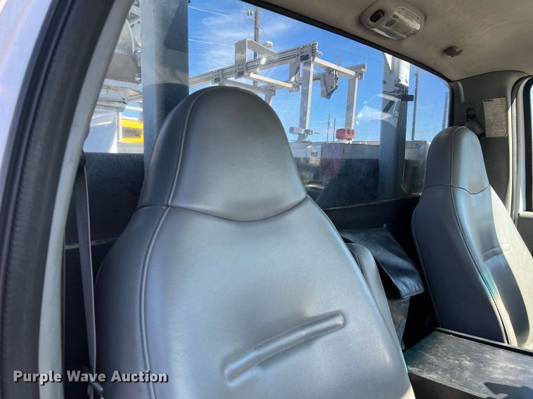 image for item KV9909 2007 Ford F550 Super Duty XL bucket truck