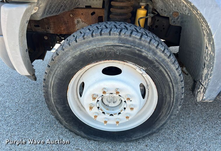 image for item KV9909 2007 Ford F550 Super Duty XL bucket truck