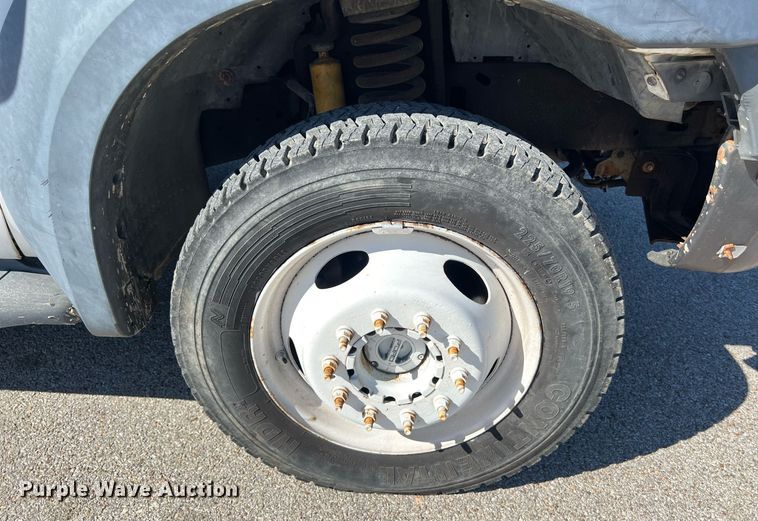 image for item KV9909 2007 Ford F550 Super Duty XL bucket truck