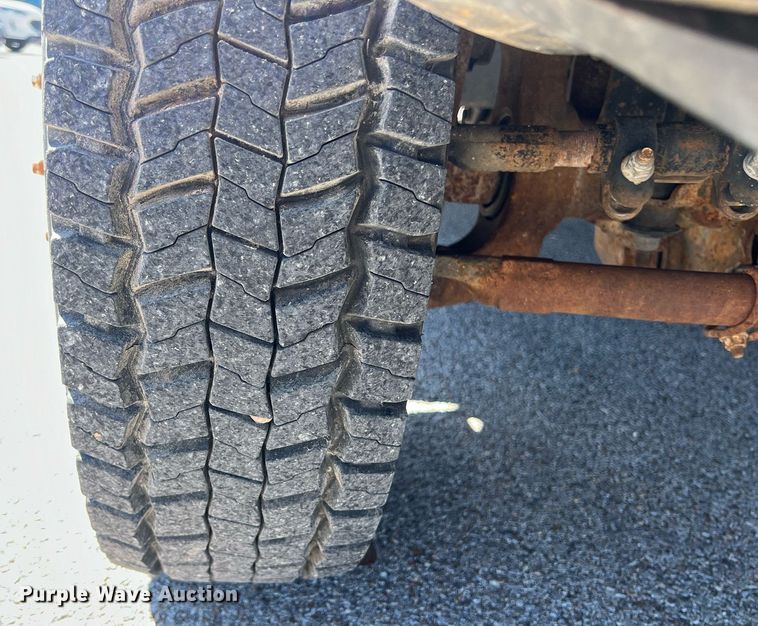 image for item KV9909 2007 Ford F550 Super Duty XL bucket truck