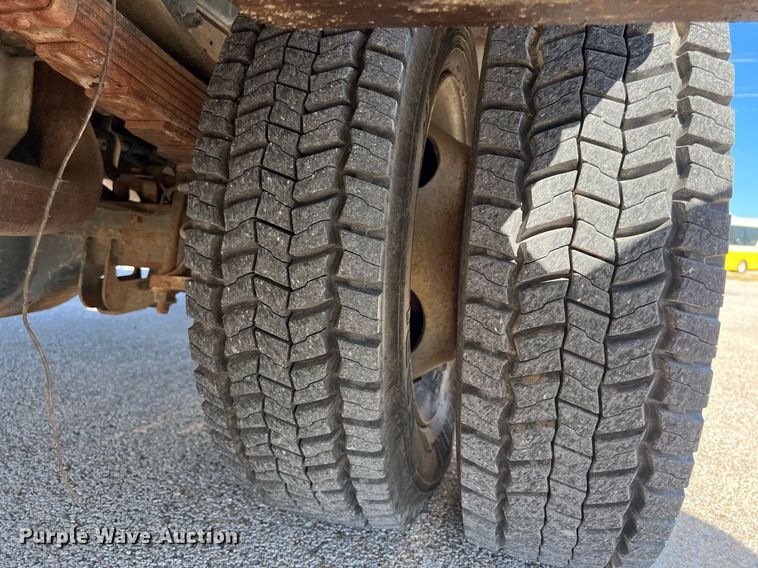 image for item KV9909 2007 Ford F550 Super Duty XL bucket truck