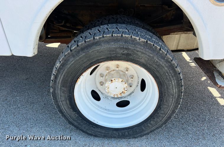 image for item KV9909 2007 Ford F550 Super Duty XL bucket truck