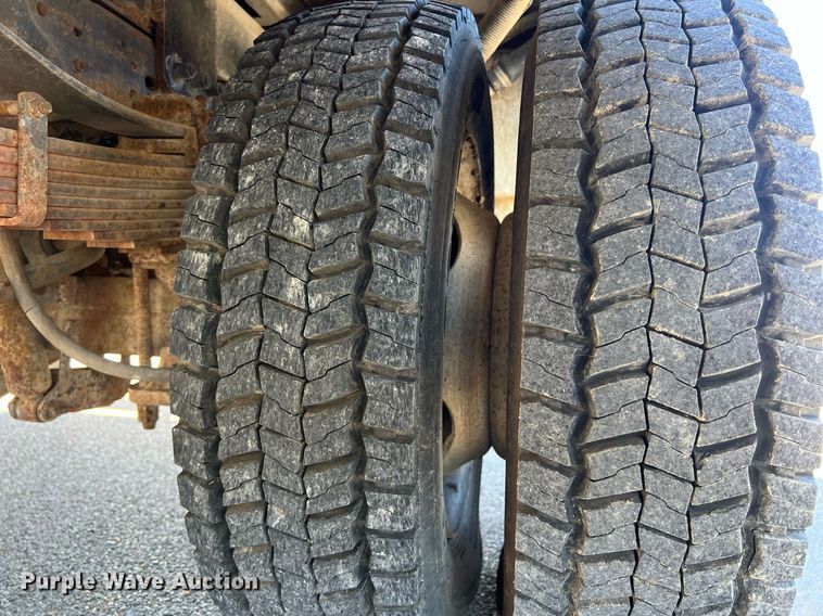 image for item KV9909 2007 Ford F550 Super Duty XL bucket truck