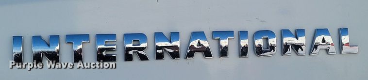 image for item LA9534 2005 International  7400 digger derrick truck