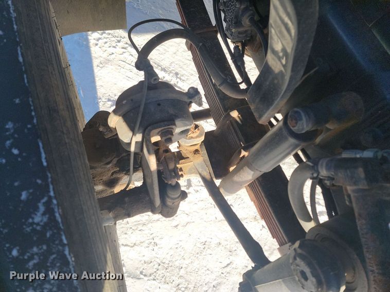 image for item LA9534 2005 International  7400 digger derrick truck