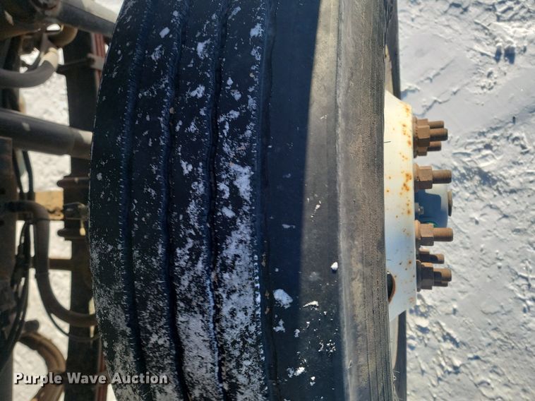 image for item LA9534 2005 International  7400 digger derrick truck