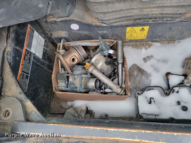 image for item LA9540 2018 Kubota  SVL 95-2s tracked skid steer loader