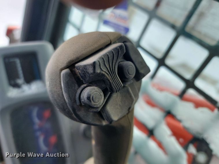 image for item LA9540 2018 Kubota  SVL 95-2s tracked skid steer loader