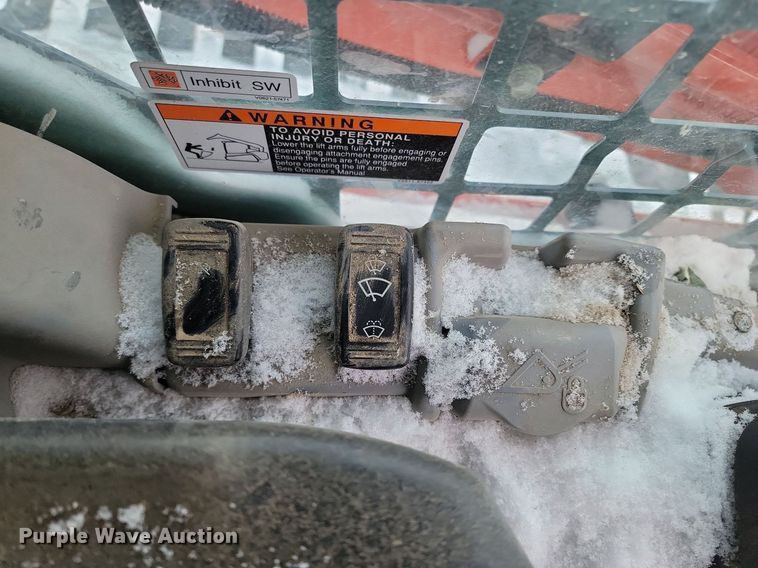 image for item LA9540 2018 Kubota  SVL 95-2s tracked skid steer loader