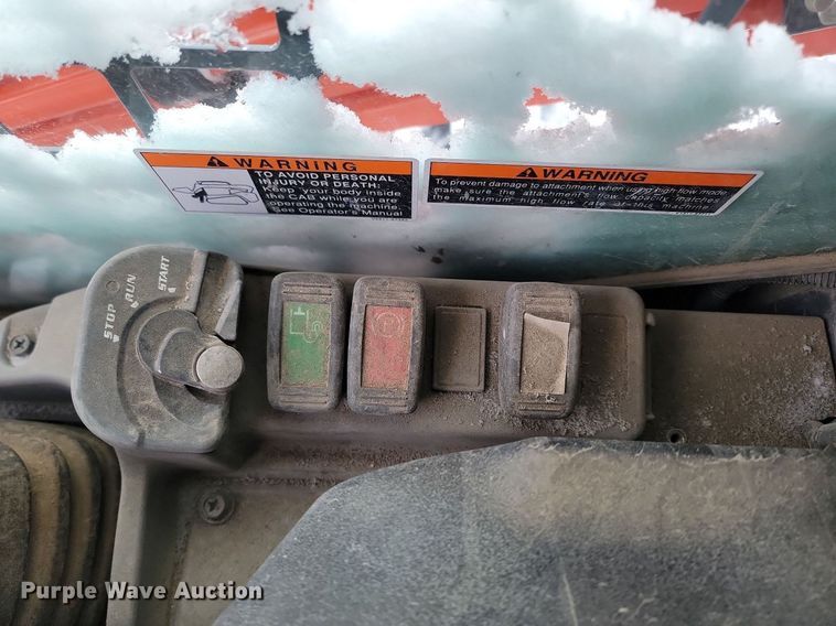 image for item LA9540 2018 Kubota  SVL 95-2s tracked skid steer loader