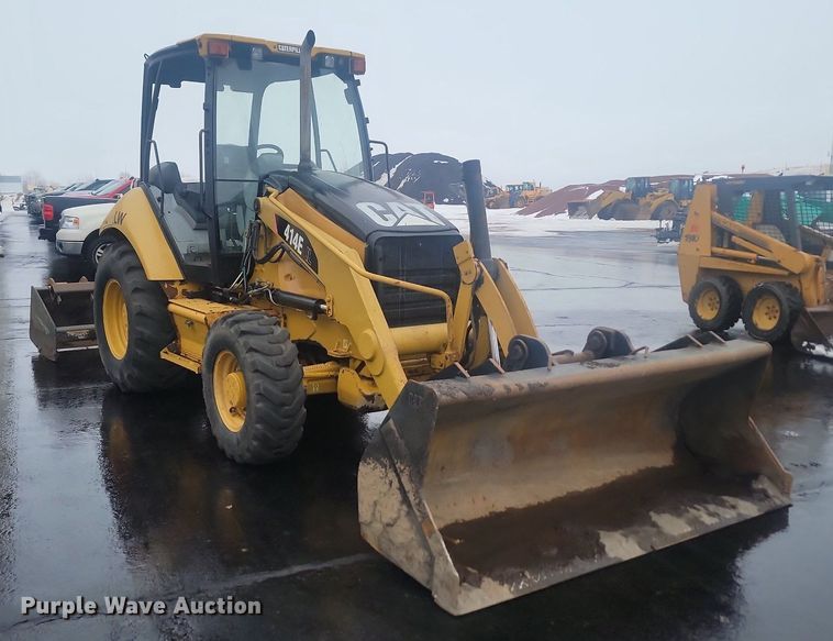 image for item LA9560 2008 Caterpillar  414E IL landscape tractor