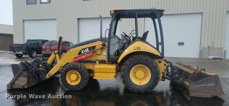 image for item LA9560 2008 Caterpillar  414E IL landscape tractor