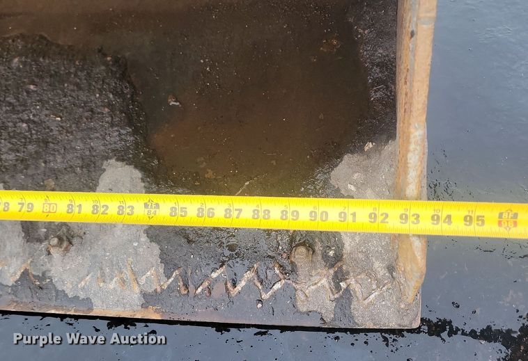 image for item LA9560 2008 Caterpillar  414E IL landscape tractor