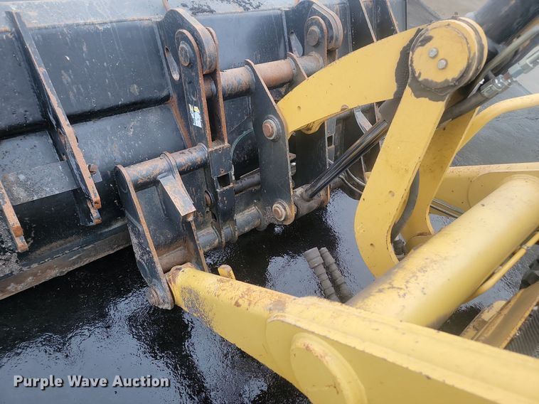 image for item LA9560 2008 Caterpillar  414E IL landscape tractor