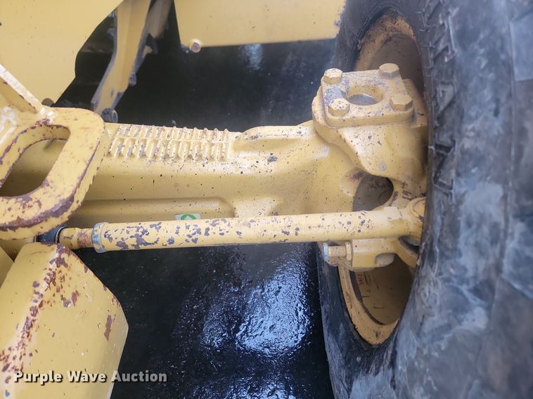 image for item LA9560 2008 Caterpillar  414E IL landscape tractor