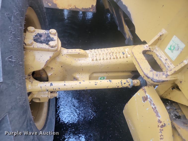 image for item LA9560 2008 Caterpillar  414E IL landscape tractor