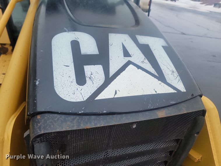 image for item LA9560 2008 Caterpillar  414E IL landscape tractor