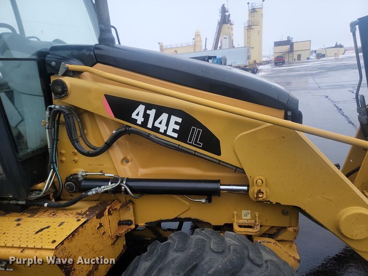 image for item LA9560 2008 Caterpillar  414E IL landscape tractor