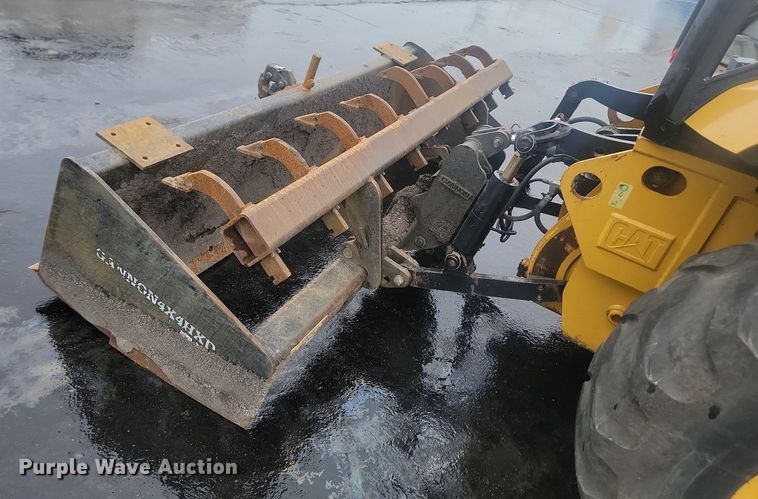 image for item LA9560 2008 Caterpillar  414E IL landscape tractor