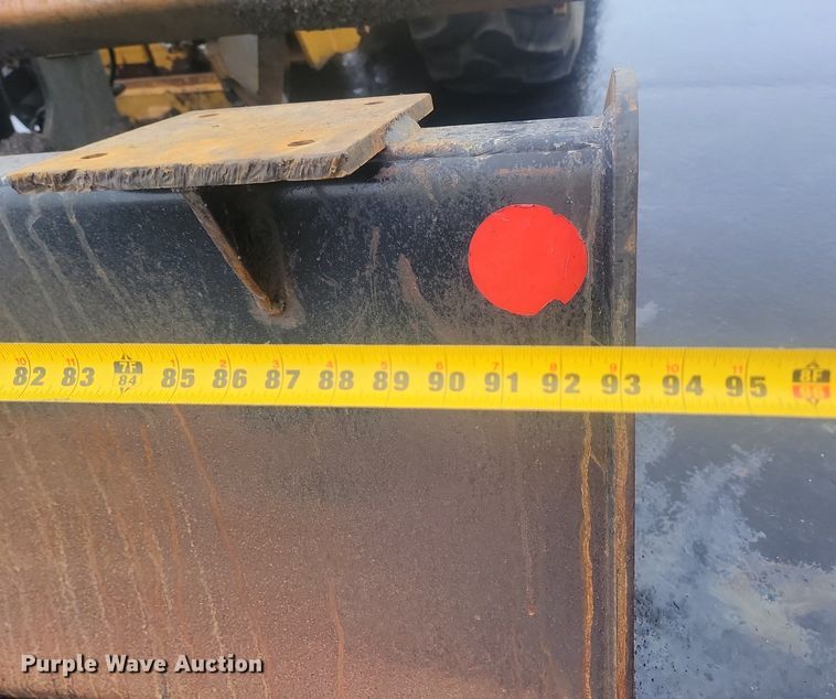 image for item LA9560 2008 Caterpillar  414E IL landscape tractor