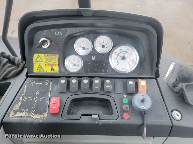 image for item LA9560 2008 Caterpillar  414E IL landscape tractor