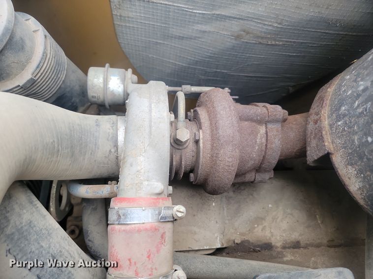 image for item LA9560 2008 Caterpillar  414E IL landscape tractor