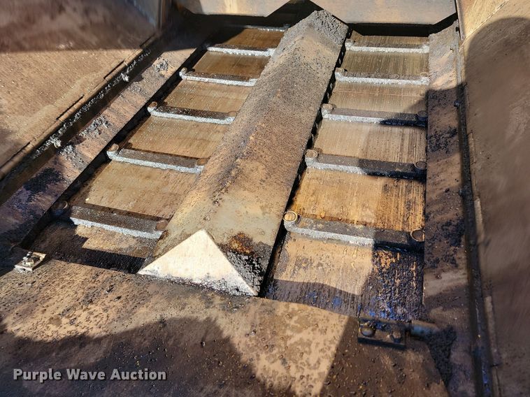 image for item LA9566 1993 Blaw-Knox  PF-410 paver