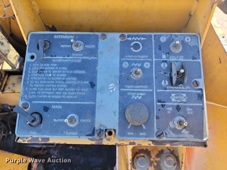 image for item LA9566 1993 Blaw-Knox  PF-410 paver