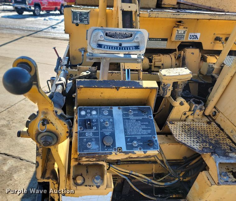 image for item LA9566 1993 Blaw-Knox  PF-410 paver