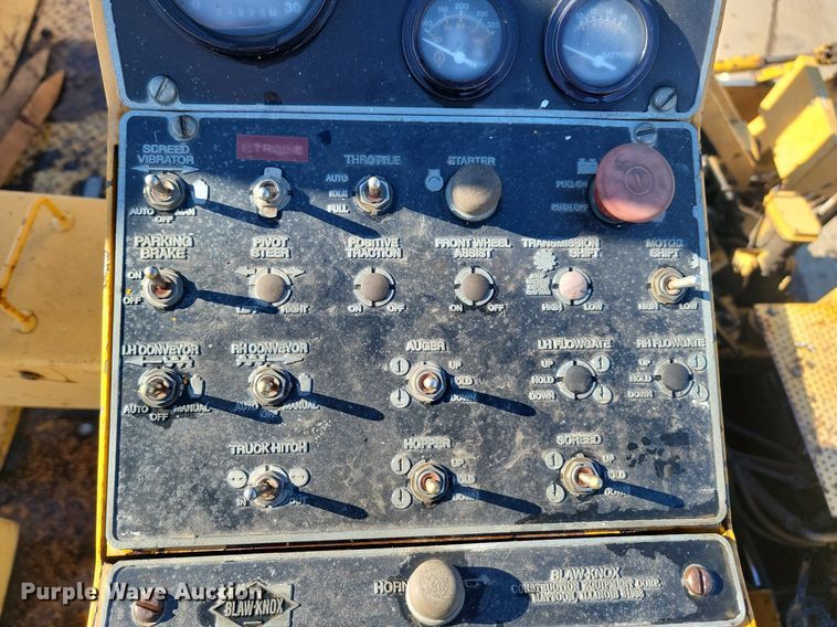 image for item LA9566 1993 Blaw-Knox  PF-410 paver