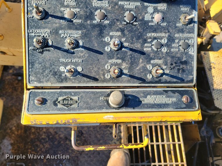 image for item LA9566 1993 Blaw-Knox  PF-410 paver