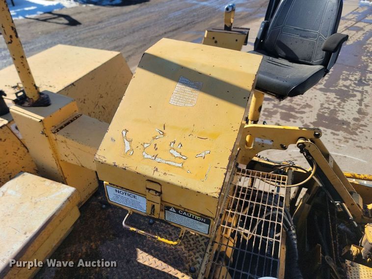 image for item LA9566 1993 Blaw-Knox  PF-410 paver