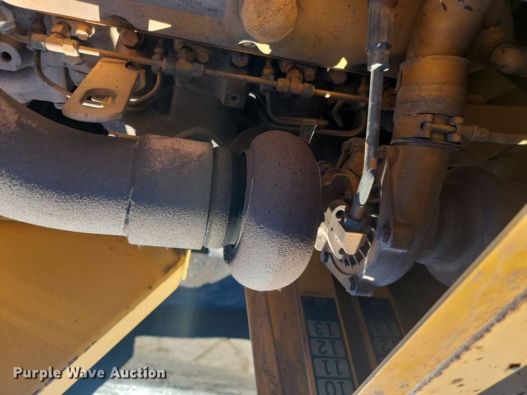 image for item LA9566 1993 Blaw-Knox  PF-410 paver