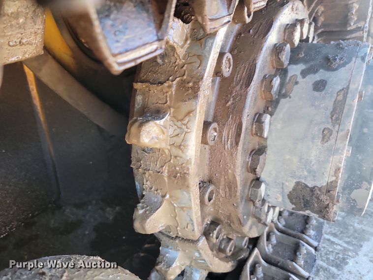 image for item LA9566 1993 Blaw-Knox  PF-410 paver