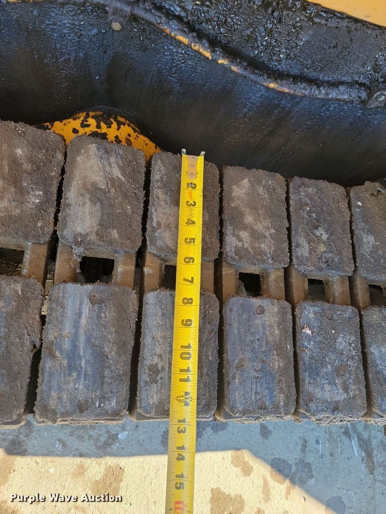 image for item LA9566 1993 Blaw-Knox  PF-410 paver