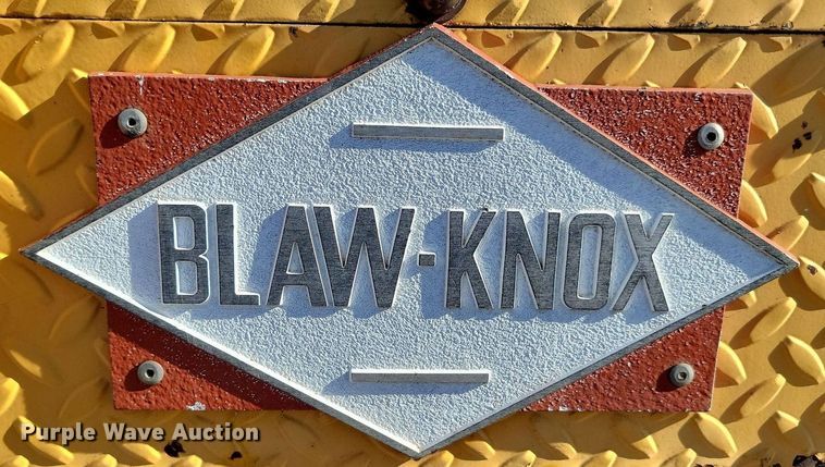 image for item LA9566 1993 Blaw-Knox  PF-410 paver